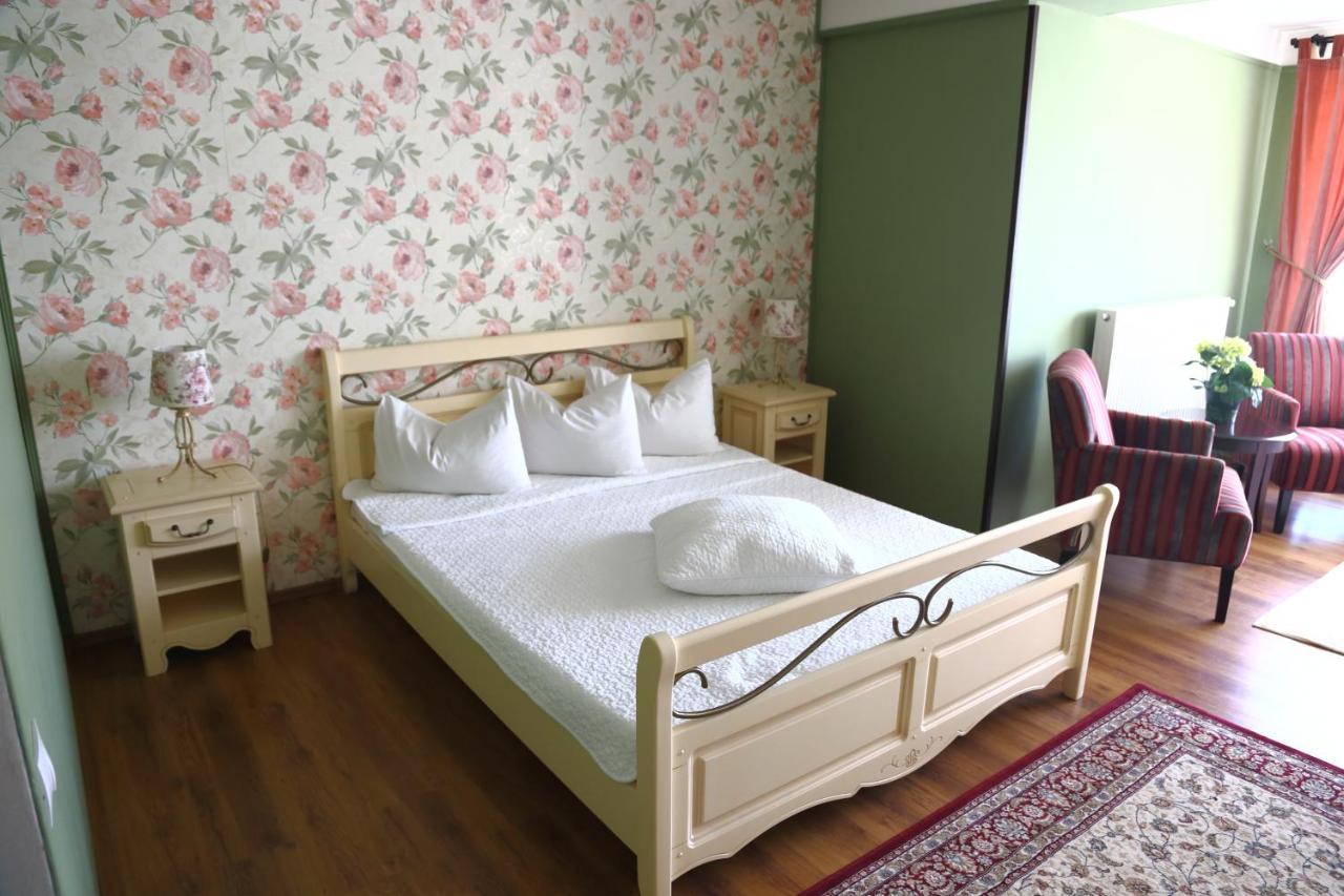 Boutique Vila White Duchess Navodari Exterior photo